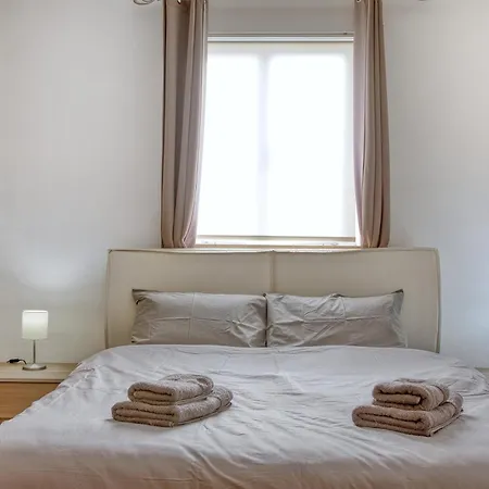 Bisazza Street 3 Bedroom