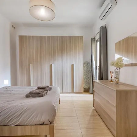 Bisazza Street 3 Bedroom *