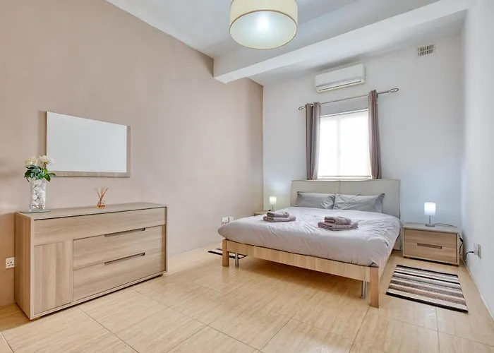 Bisazza Street 3 Bedroom Διαμέρισμα