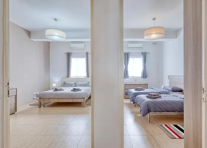 Bisazza Street 3 Bedroom *