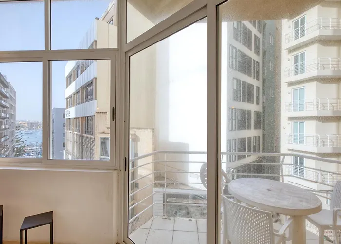 Διαμέρισμα Bisazza Street 3 Bedroom *