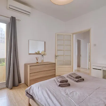 Bisazza Street 3 Bedroom شقة سليمة