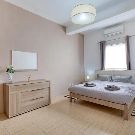 Bisazza Street 3 Bedroom