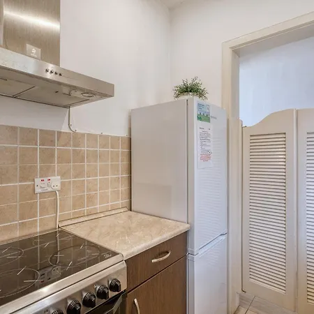 Bisazza Street 3 Bedroom סליאמה