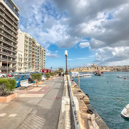Bisazza Street 3 Bedroom شقة سليمة