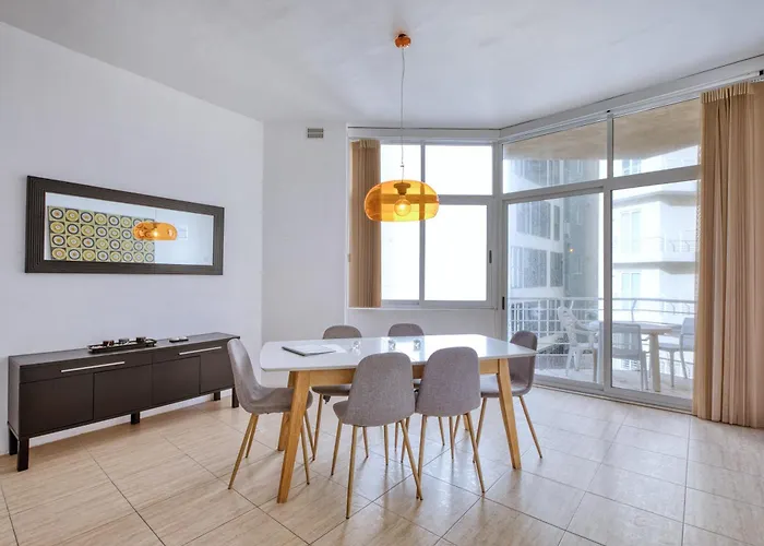 Bisazza Street 3 Bedroom