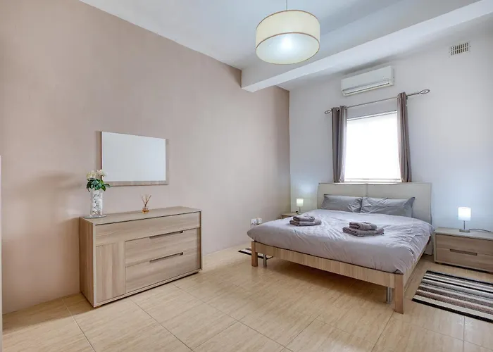 Bisazza Street 3 Bedroom