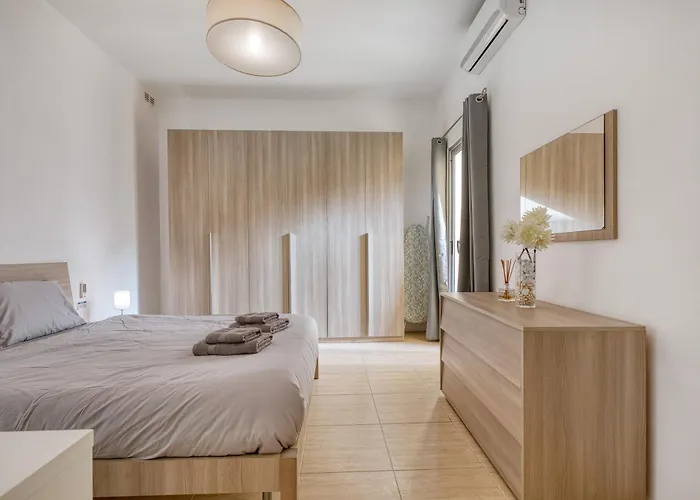 Bisazza Street 3 Bedroom *