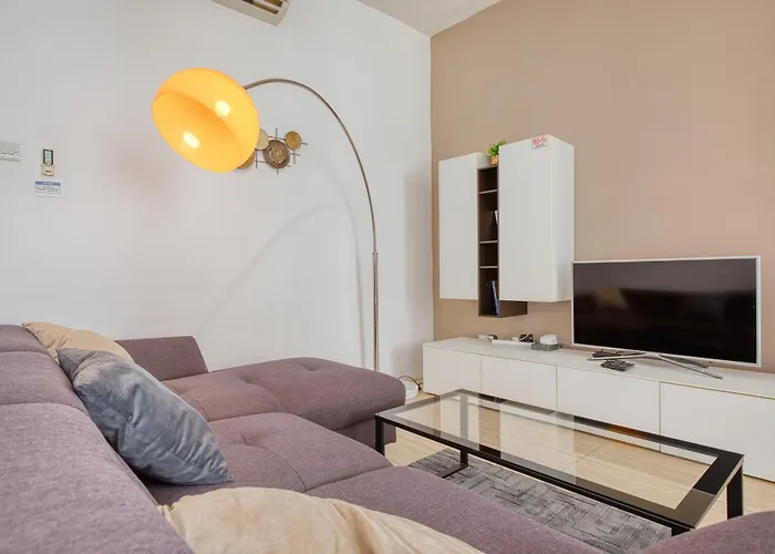 Bisazza Street 3 Bedroom Apartmán *