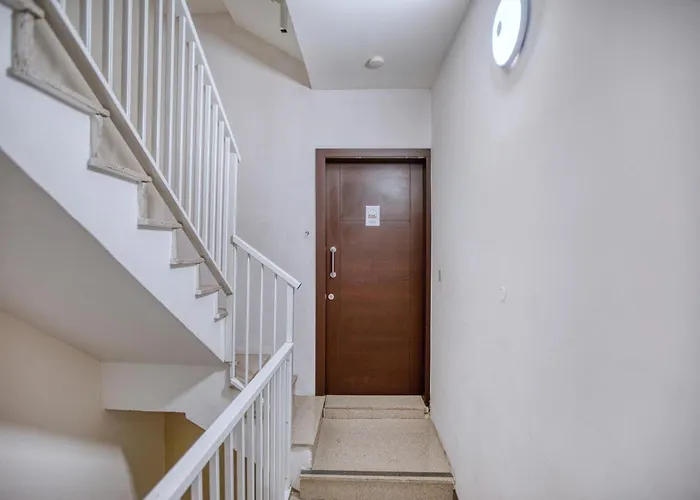 Bisazza Street 3 Bedroom Appartement *